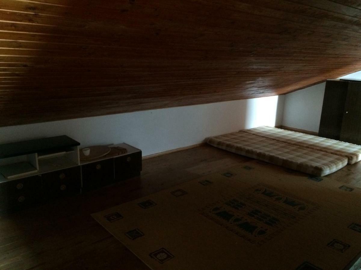 Holiday House Cervena Veza Πιεστάνυ Εξωτερικό φωτογραφία