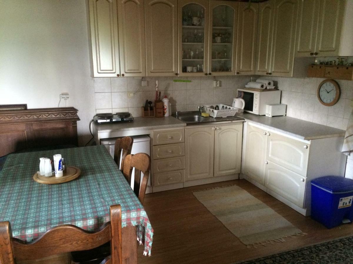 Holiday House Cervena Veza Πιεστάνυ Εξωτερικό φωτογραφία